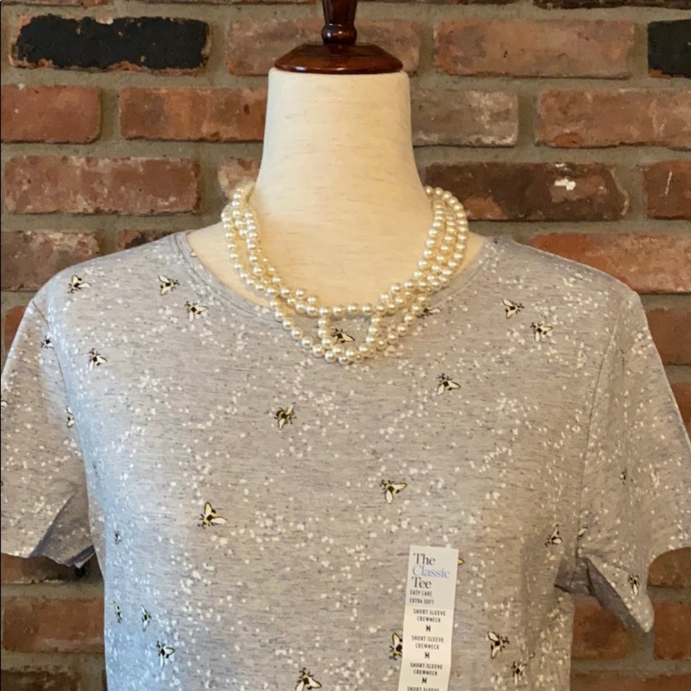 SOLD!!!Women’s new short sleeve top